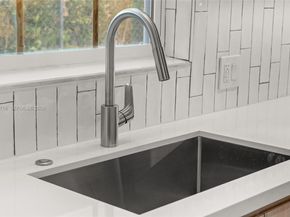 1880 NE 180th St, North Miami Beach FL 33162