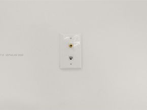 1880 NE 180th St, North Miami Beach FL 33162