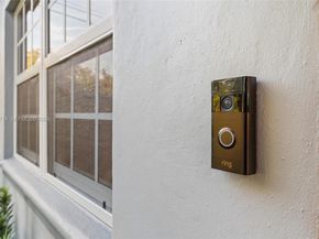 1880 NE 180th St, North Miami Beach FL 33162