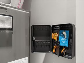 1880 NE 180th St, North Miami Beach FL 33162