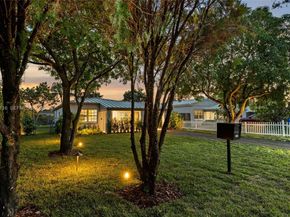 1880 NE 180th St, North Miami Beach FL 33162