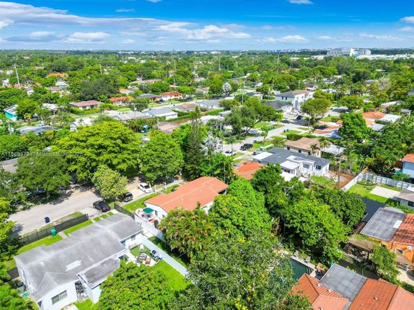 3965 SW 60th Ct, Miami FL 33155