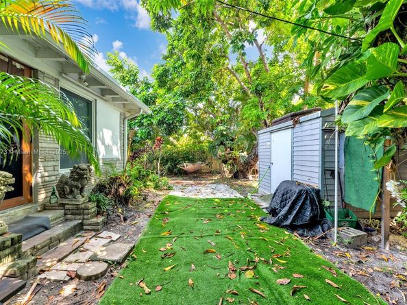 3965 SW 60th Ct, Miami FL 33155