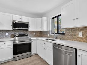 275 Gate Rd 104, Hollywood FL 33024