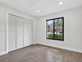 275 Gate Rd 104, Hollywood FL 33024