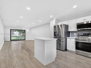 275 Gate Rd 104, Hollywood FL 33024