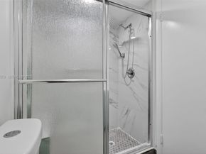 275 Gate Rd 104, Hollywood FL 33024
