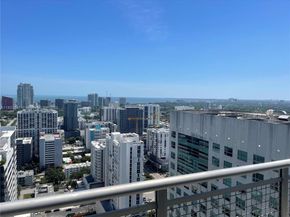 690 SW 1 Ct PHII 19, Miami FL 33130