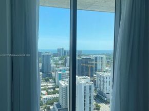 690 SW 1 Ct PHII 19, Miami FL 33130
