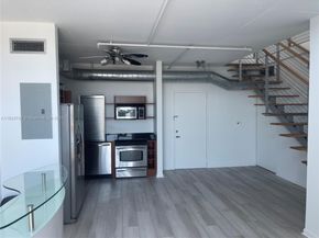 690 SW 1 Ct PHII 19, Miami FL 33130
