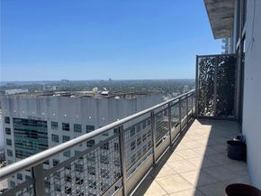 690 SW 1 Ct PHII 19, Miami FL 33130
