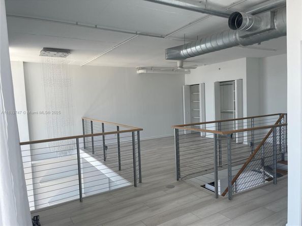 690 SW 1 Ct PHII 19, Miami FL 33130