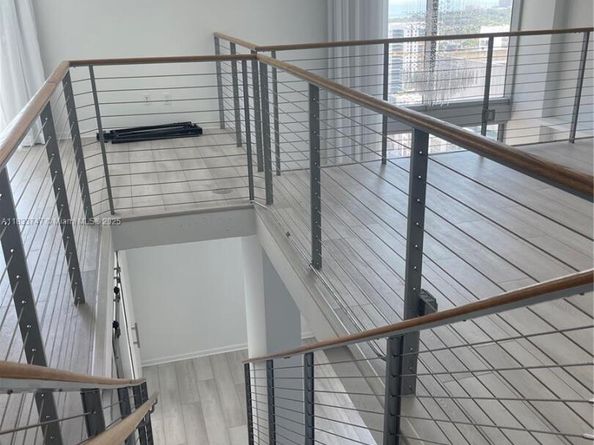 690 SW 1 Ct PHII 19, Miami FL 33130