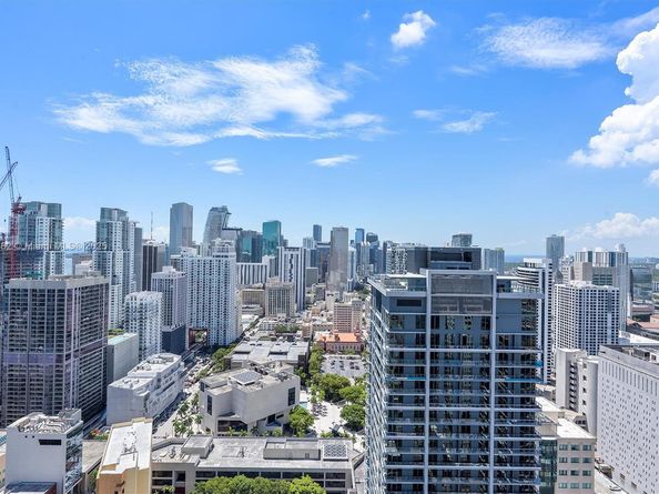 159 NE 6th St 3806, Miami FL 33132