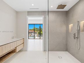 2050 S Hibiscus Dr, North Miami FL 33181