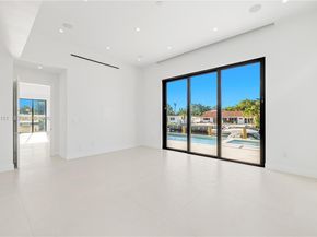 2050 S Hibiscus Dr, North Miami FL 33181