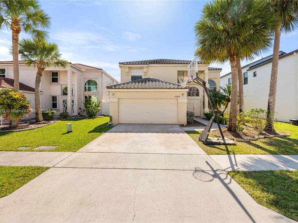 1560 NW 159th Ave, Pembroke Pines FL 33028
