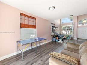 1560 NW 159th Ave, Pembroke Pines FL 33028