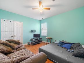 1560 NW 159th Ave, Pembroke Pines FL 33028