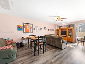 1560 NW 159th Ave, Pembroke Pines FL 33028