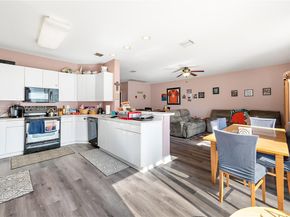 1560 NW 159th Ave, Pembroke Pines FL 33028