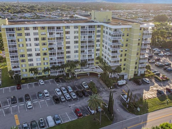 4400 Hillcrest Dr 912B, Hollywood FL 33021