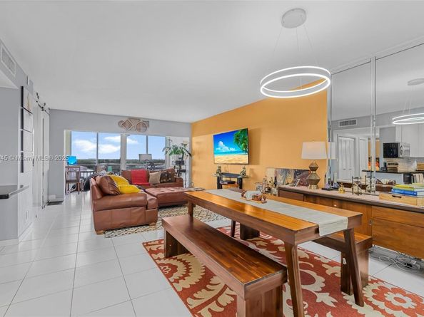 4400 Hillcrest Dr 912B, Hollywood FL 33021