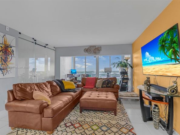 4400 Hillcrest Dr 912B, Hollywood FL 33021