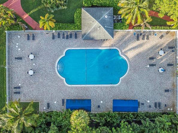 4400 Hillcrest Dr 912B, Hollywood FL 33021