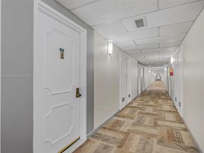 4400 Hillcrest Dr 912B, Hollywood FL 33021