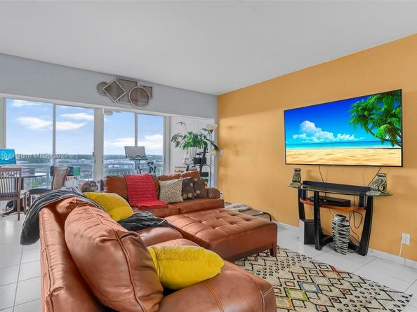 4400 Hillcrest Dr 912B, Hollywood FL 33021