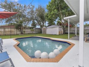 6320 Harding St, Hollywood FL 33024