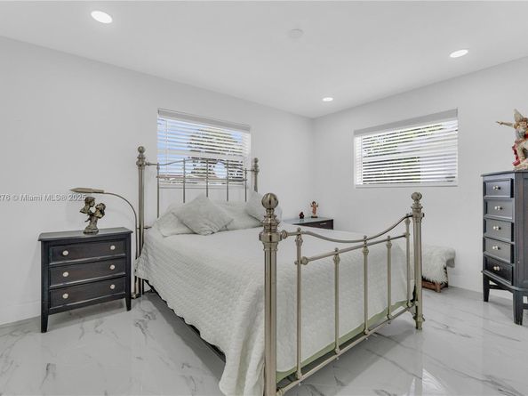6320 Harding St, Hollywood FL 33024