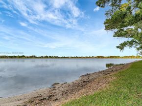 2445 NW 33rd St 1410, Oakland Park FL 33309