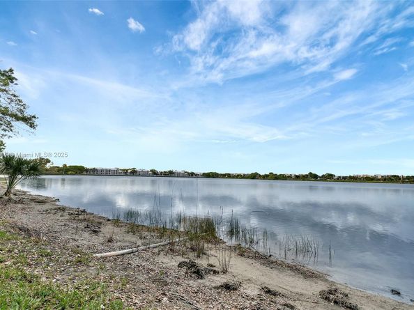 2445 NW 33rd St 1410, Oakland Park FL 33309