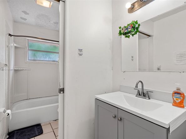 1112 NE 5th Ave, Fort Lauderdale FL 33304