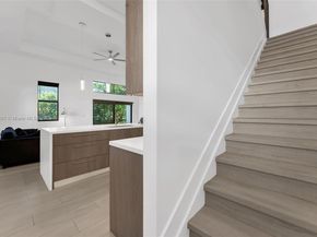 4460 NW 8th Pl, Plantation FL 33317