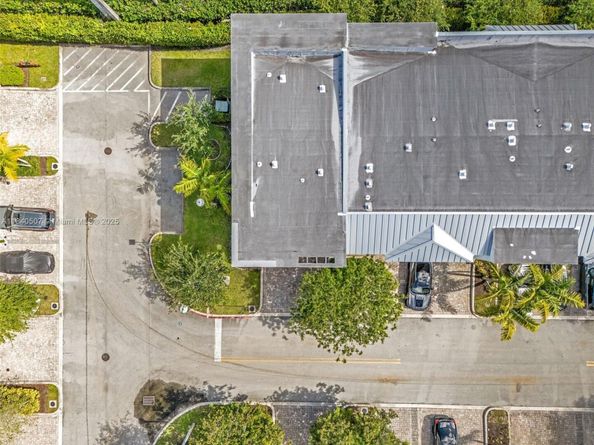 4460 NW 8th Pl, Plantation FL 33317