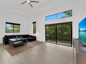 4460 NW 8th Pl, Plantation FL 33317