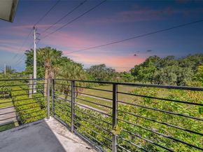 4460 NW 8th Pl, Plantation FL 33317