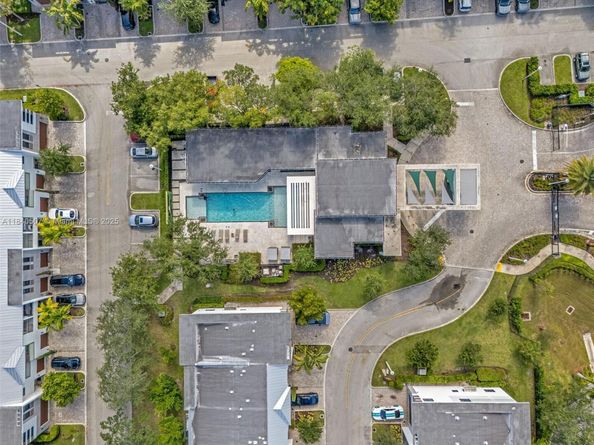 4460 NW 8th Pl, Plantation FL 33317