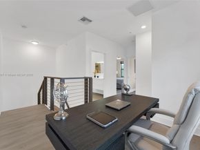4460 NW 8th Pl, Plantation FL 33317