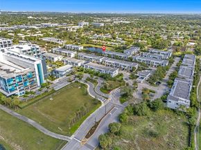 4460 NW 8th Pl, Plantation FL 33317