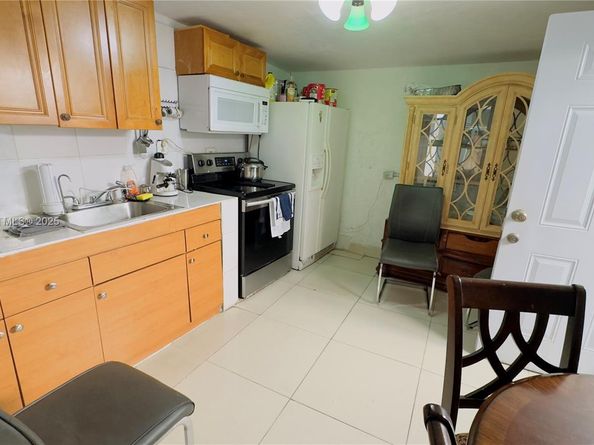 509 E 21st St, Hialeah FL 33013
