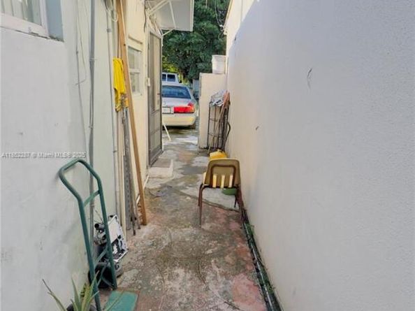509 E 21st St, Hialeah FL 33013