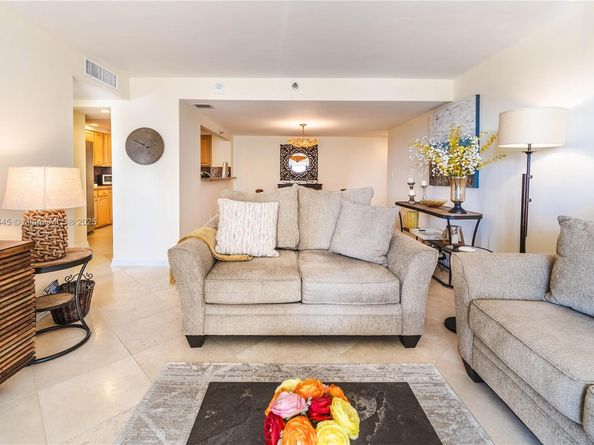 1621 Collins Ave 802, Miami Beach FL 33139