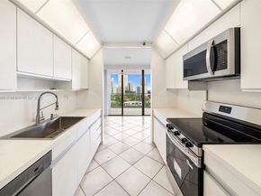 19707 Turnberry Way 14G, Aventura FL 33180