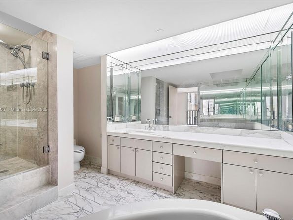 19707 Turnberry Way 14G, Aventura FL 33180