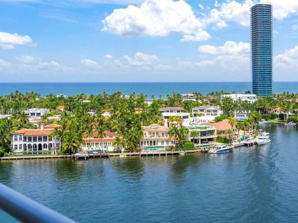 19707 Turnberry Way 14G, Aventura FL 33180