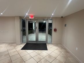 16465 NE 22nd Ave 609, North Miami Beach FL 33160